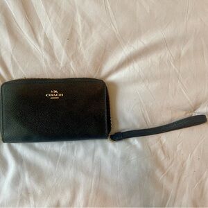 BRAND NEW Black coach leather wristlet wallet